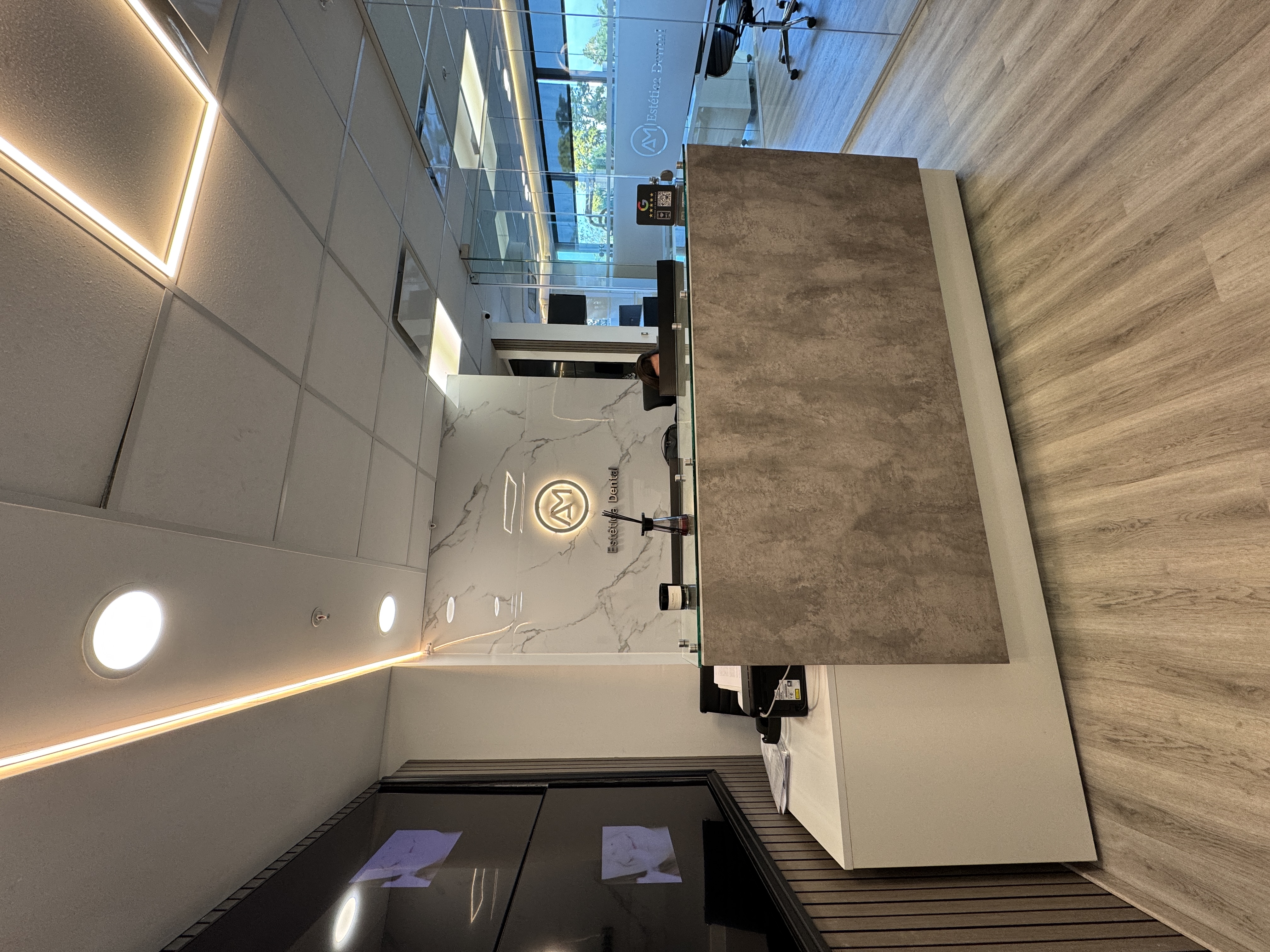 Recepción de AM Estética Dental, clínica dental boutique en Puerto Madero, Buenos Aires